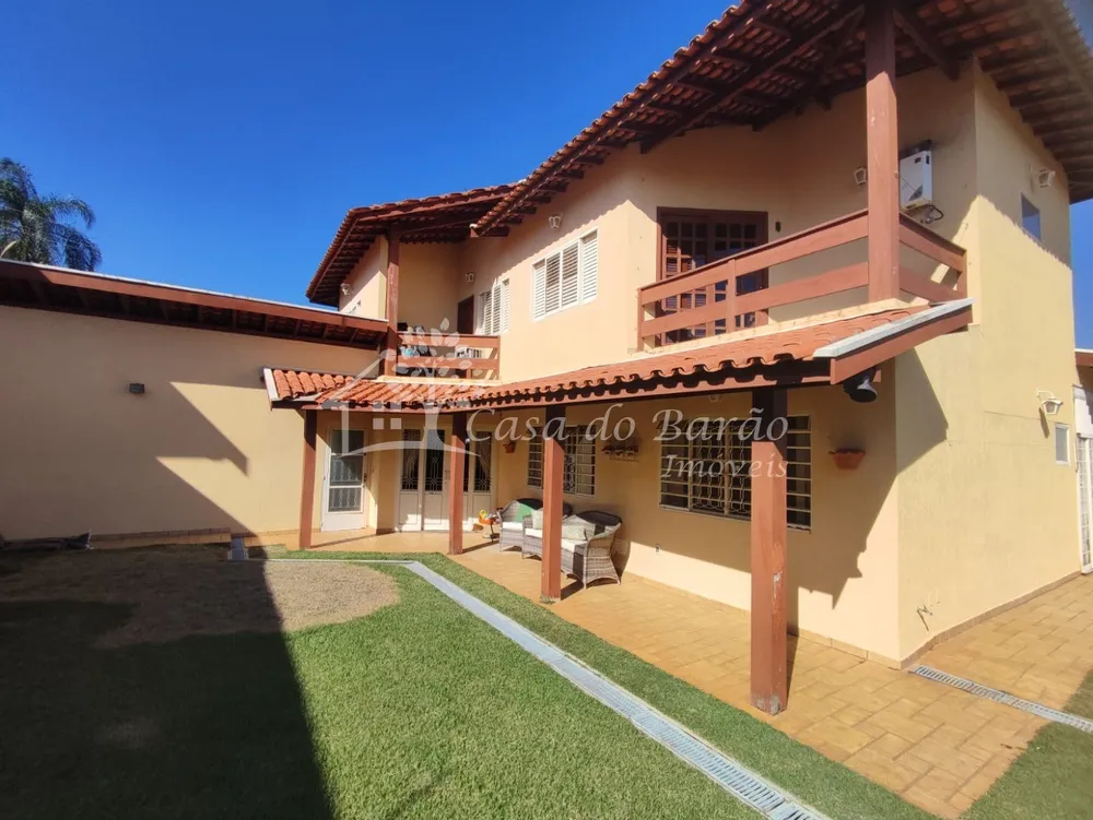Casa, 3 quartos, 260 m² - Foto 1