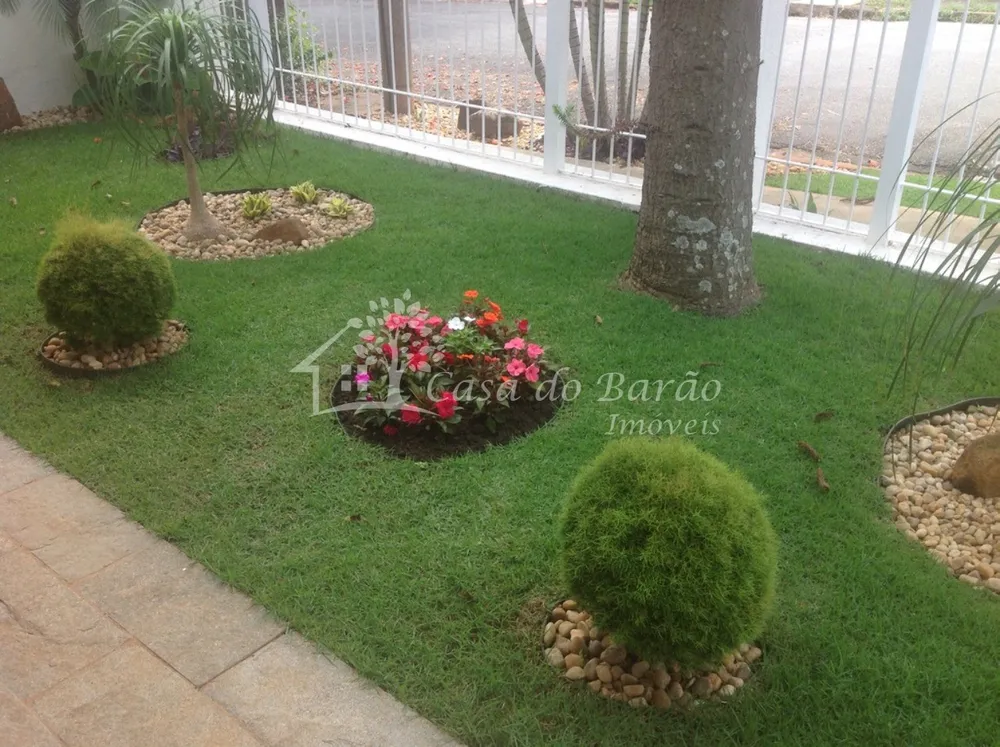 Casa, 4 quartos, 256 m² - Foto 1