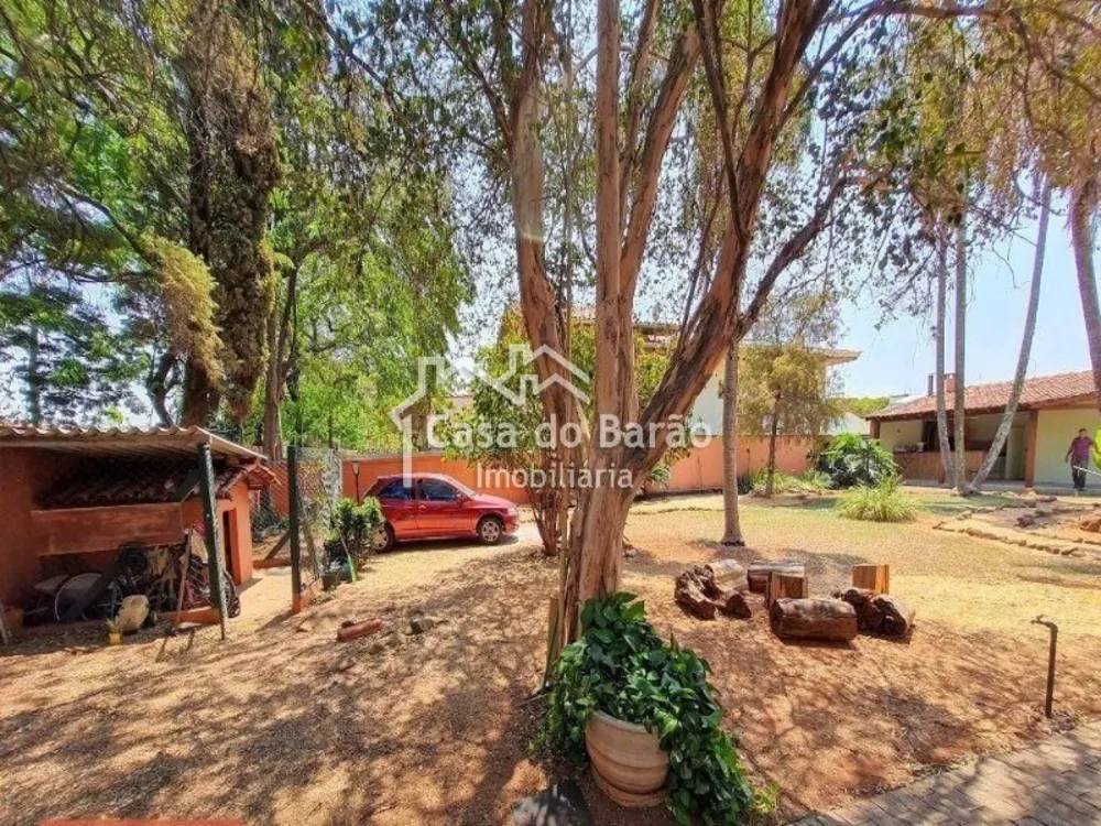 Casa, 6 quartos, 256 m² - Foto 2