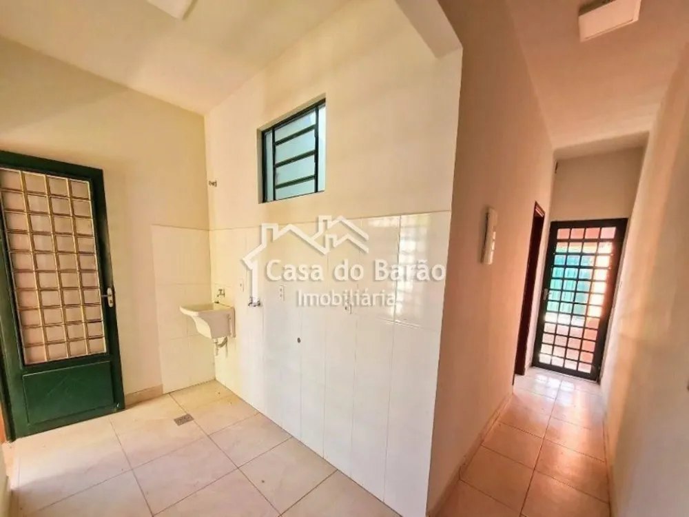 Casa, 6 quartos, 256 m² - Foto 11