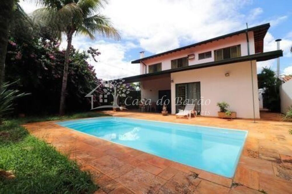 Casa, 4 quartos, 320 m² - Foto 1