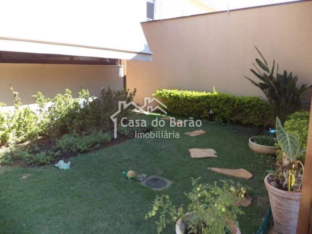 Casa à venda com 3 quartos, 335m² - Foto 4