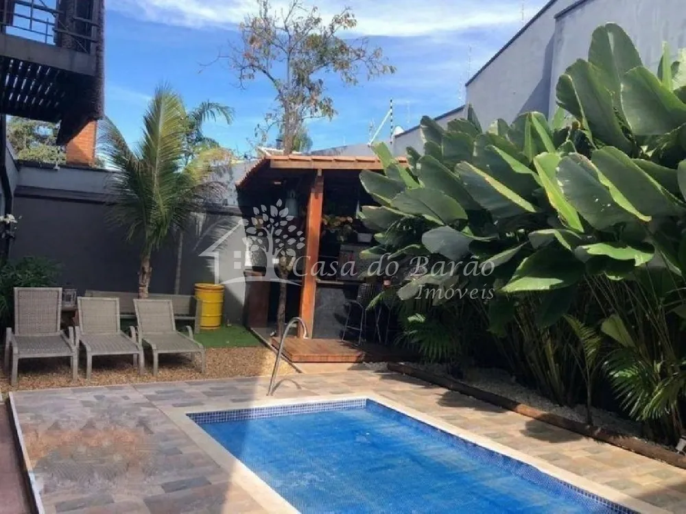 Casa, 3 quartos, 205 m² - Foto 1