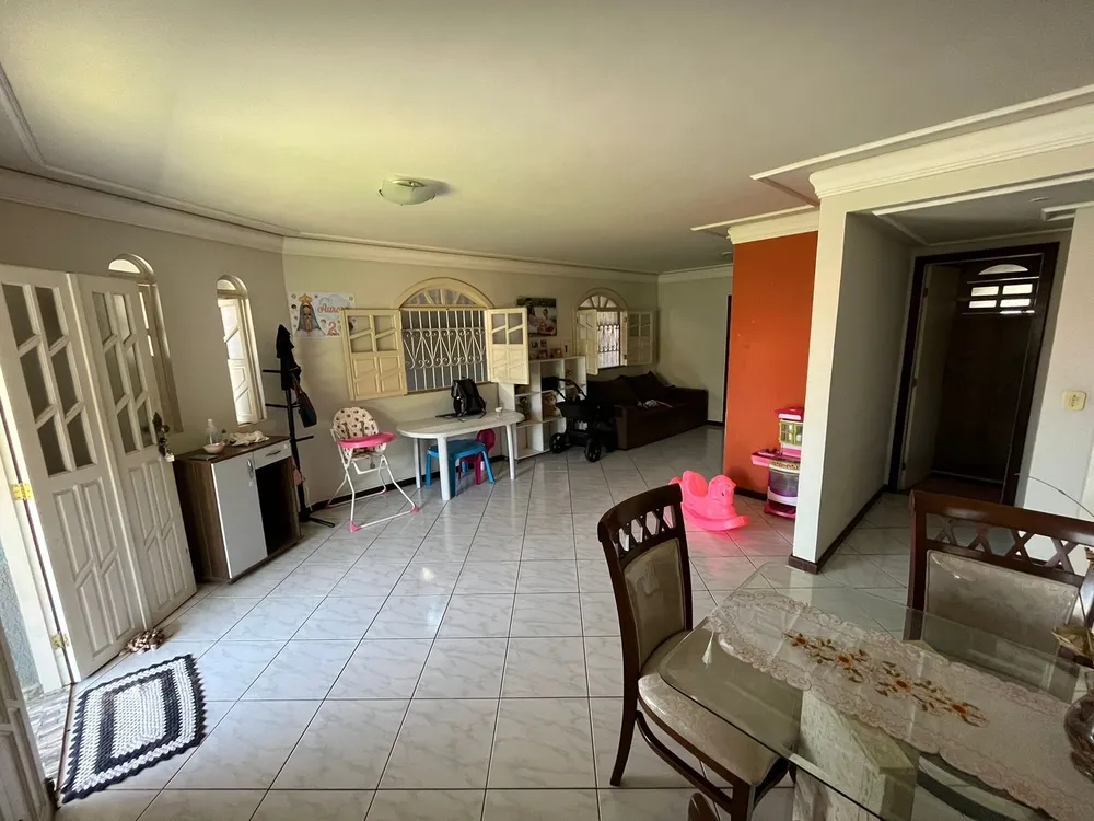 Casa, 4 quartos, 237 m² - Foto 3