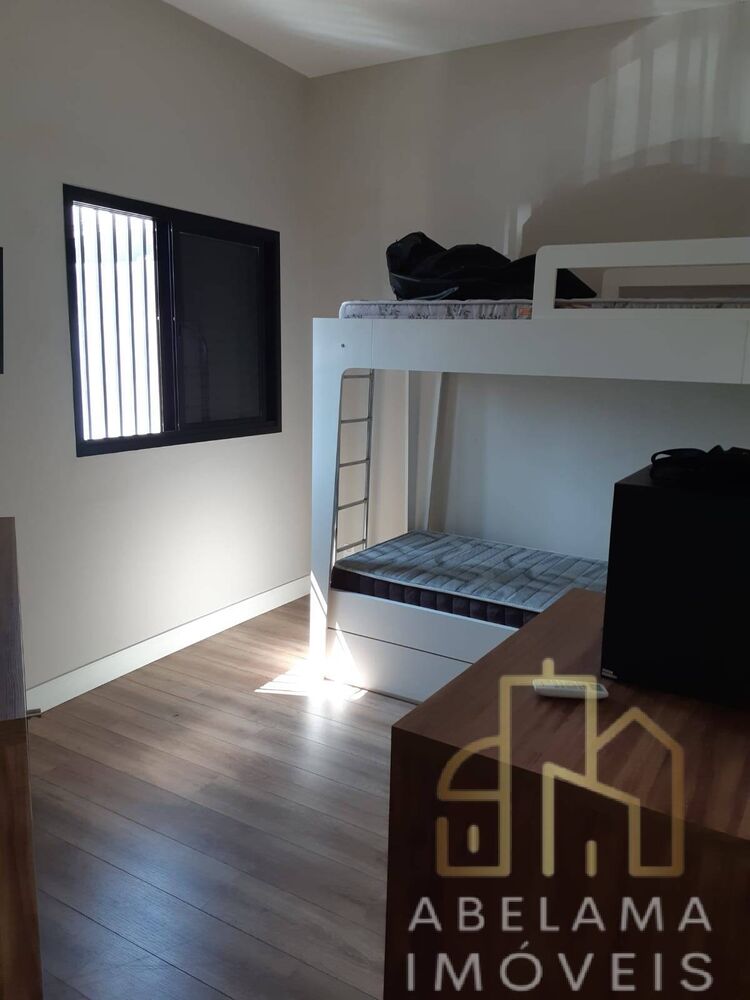 Casa para alugar com 5 quartos, 320m² - Foto 3