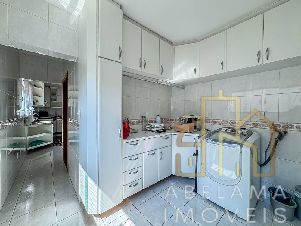 Sobrado, 3 quartos, 445 m² - Foto 1