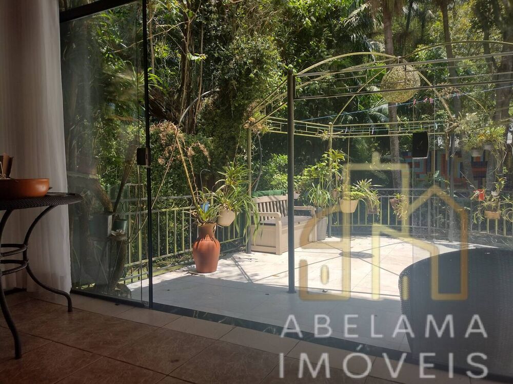 Sobrado à venda com 4 quartos, 442m² - Foto 1
