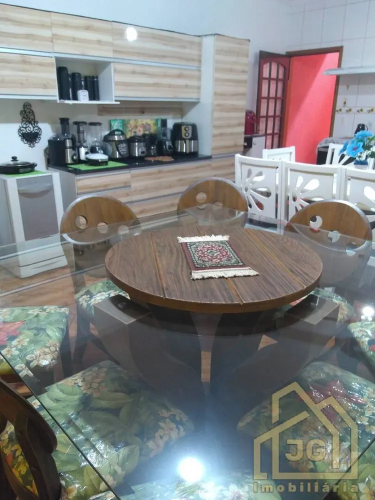 Sobrado, 3 quartos, 204 m² - Foto 1