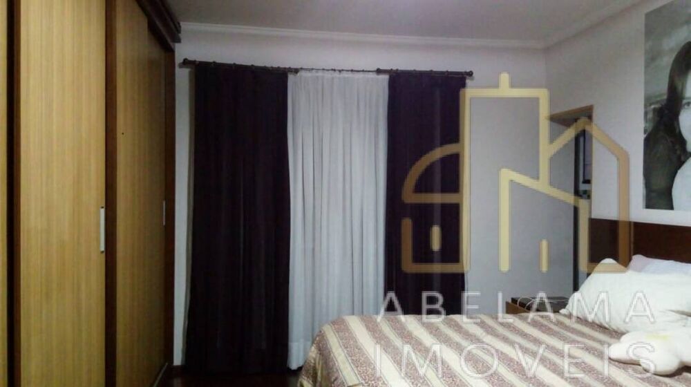 Sobrado à venda com 3 quartos, 204m² - Foto 2