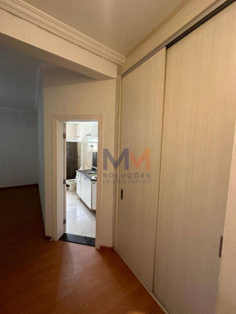Casa à venda com 4 quartos, 437m² - Foto 6