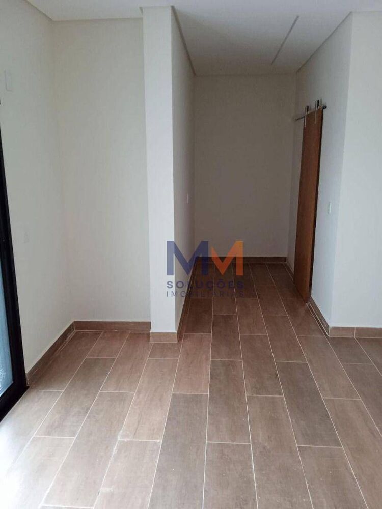 Sobrado à venda com 4 quartos, 300m² - Foto 1