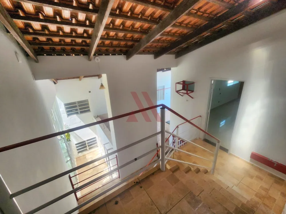 Sobrado, 11 quartos, 303 m² - Foto 4