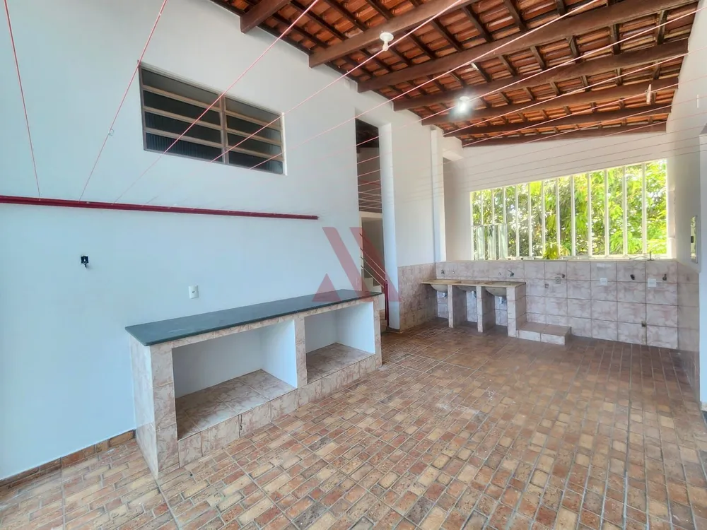 Sobrado, 11 quartos, 303 m² - Foto 5