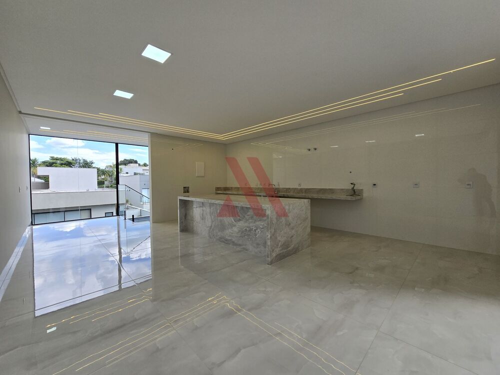 Sobrado, 4 quartos, 335 m² - Foto 2
