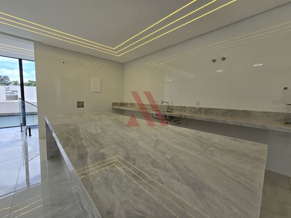 Sobrado, 4 quartos, 335 m² - Foto 1