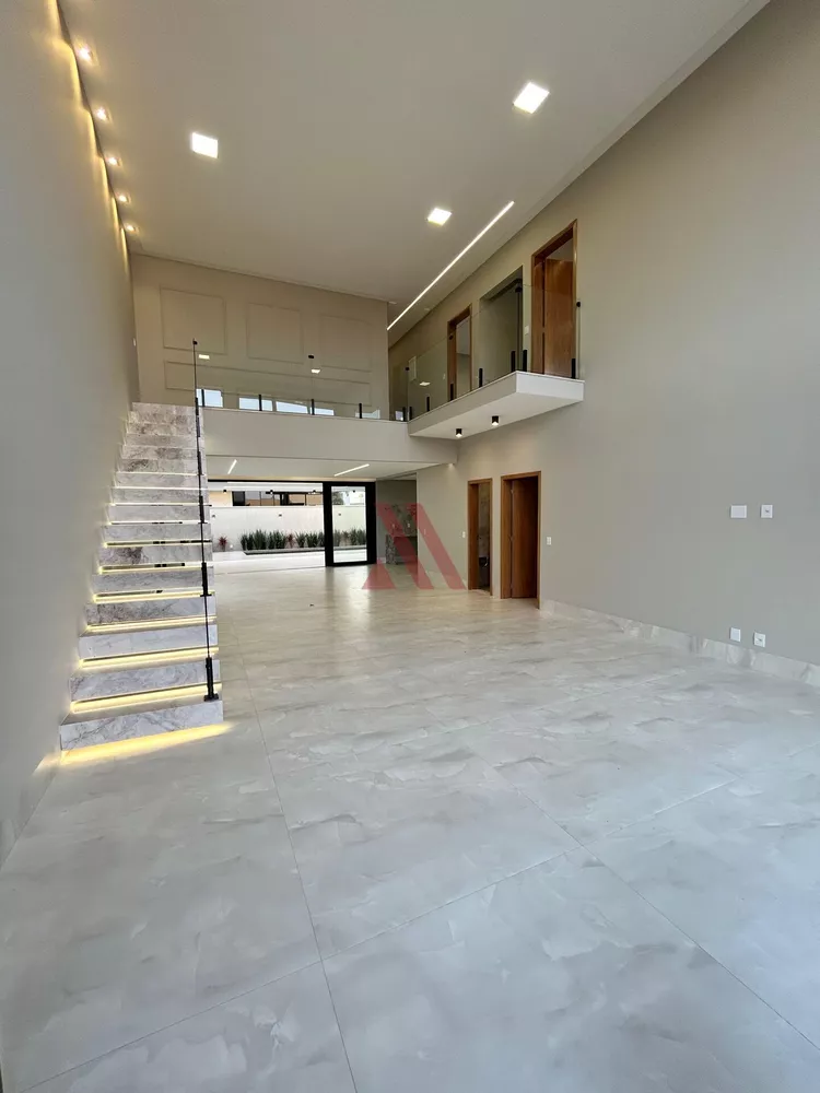 Sobrado à venda com 4 quartos, 299m² - Foto 2