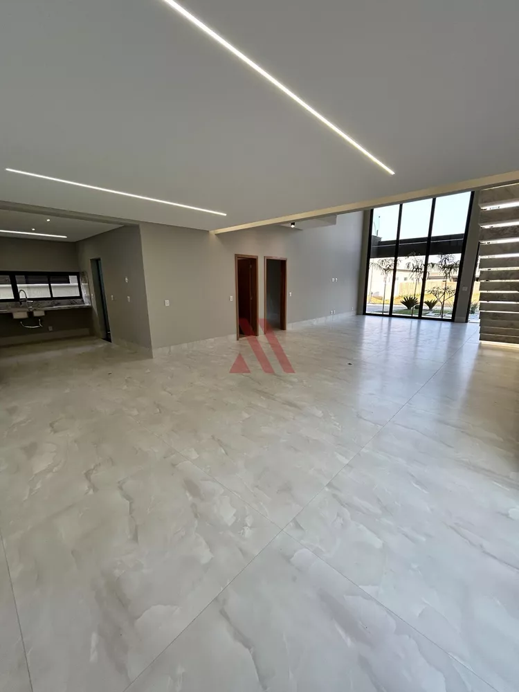 Sobrado à venda com 4 quartos, 299m² - Foto 3