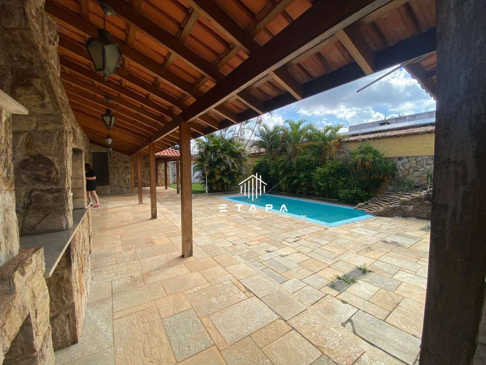Casa, 6 quartos, 252 m² - Foto 9