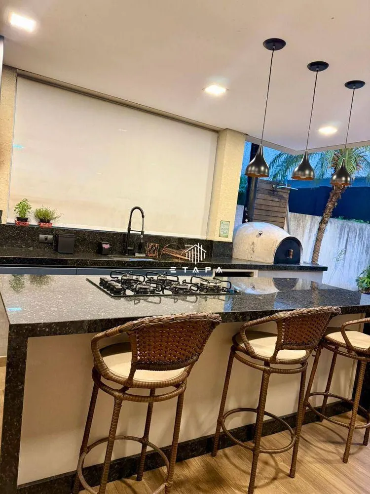 Casa, 3 quartos, 168 m² - Foto 2