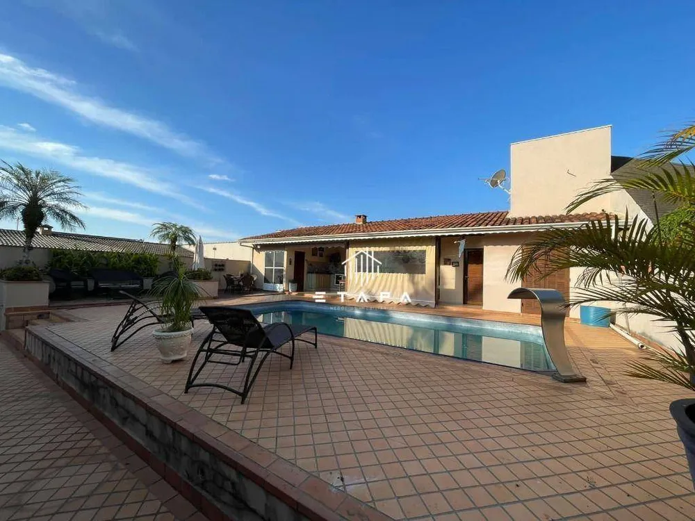 Casa, 5 quartos, 295 m² - Foto 2