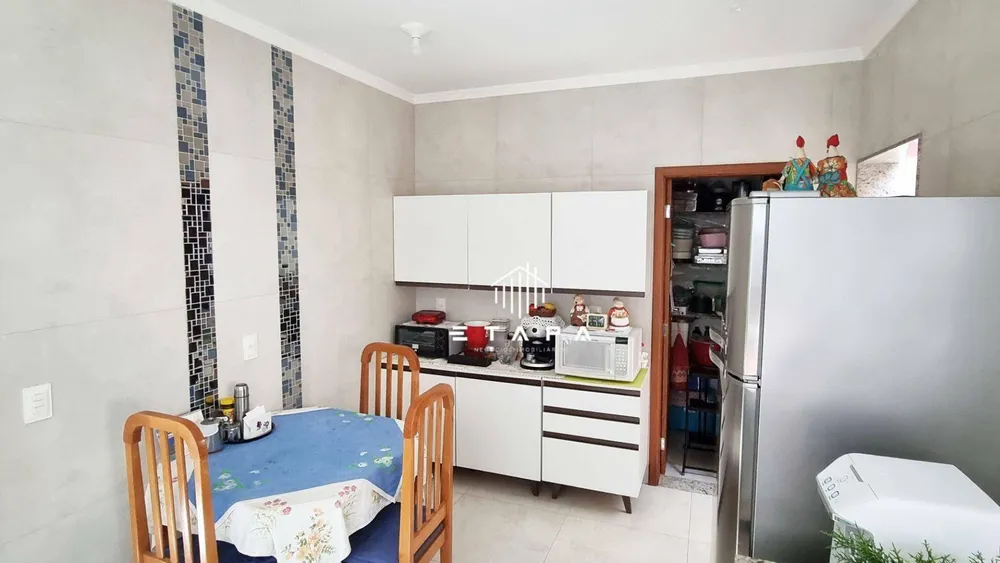 Casa, 3 quartos, 208 m² - Foto 1