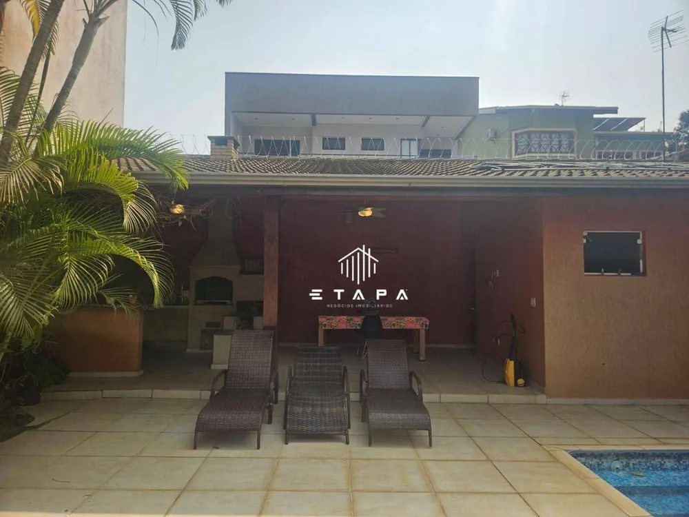 Casa, 4 quartos, 330 m² - Foto 2