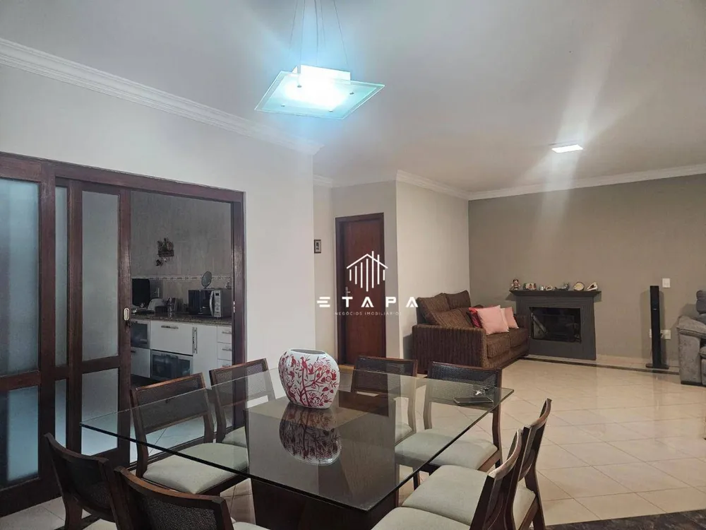 Casa, 4 quartos, 330 m² - Foto 4