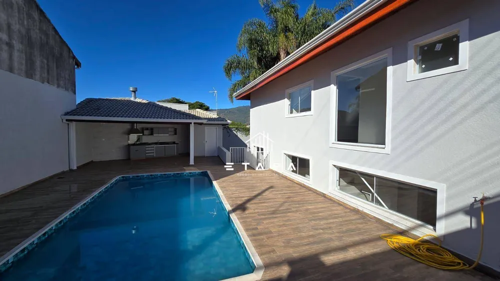 Casa, 4 quartos, 373 m² - Foto 1