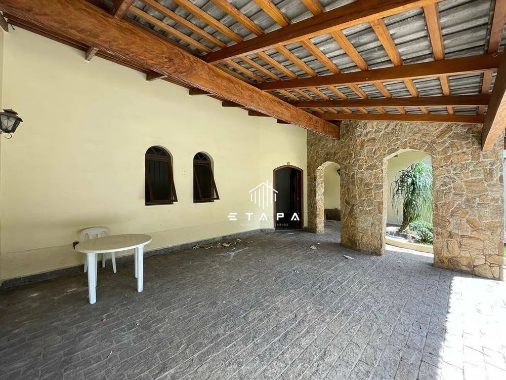 Casa, 4 quartos, 358 m² - Foto 1