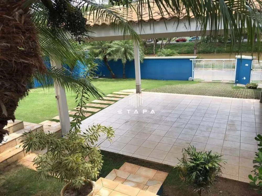 Casa, 4 quartos, 250 m² - Foto 1