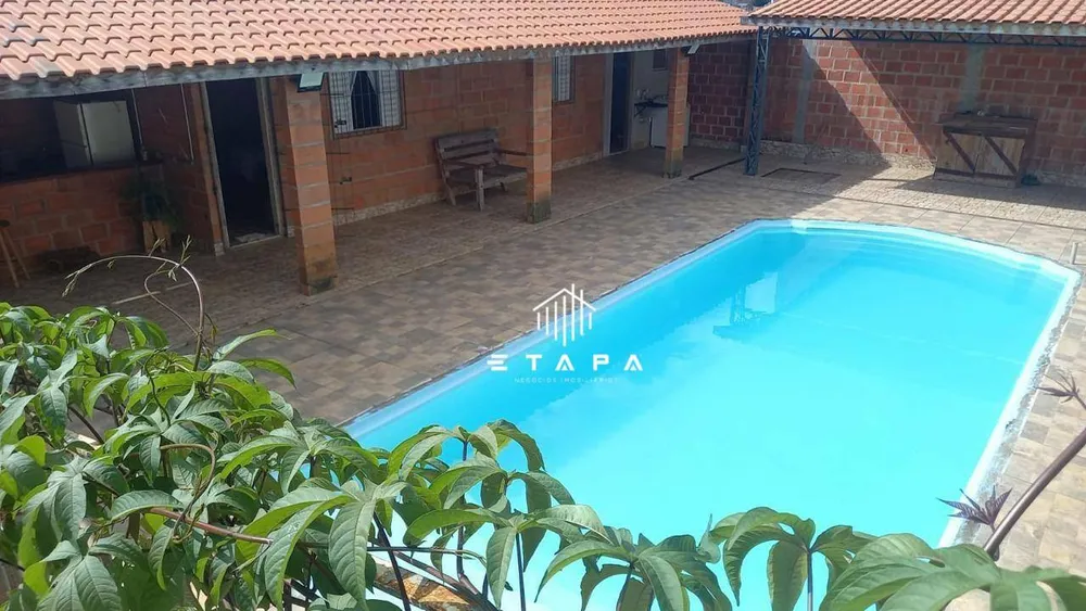 Casa, 4 quartos, 134 m² - Foto 1