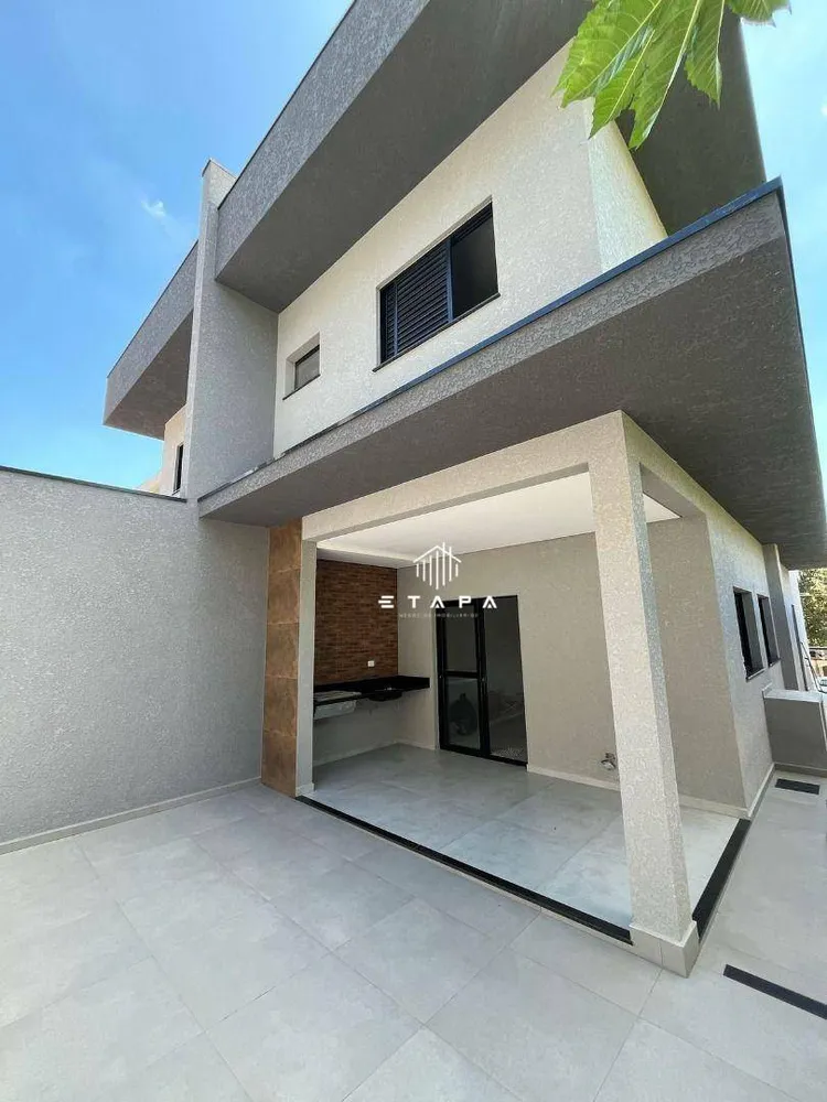 Casa, 3 quartos, 131 m² - Foto 1
