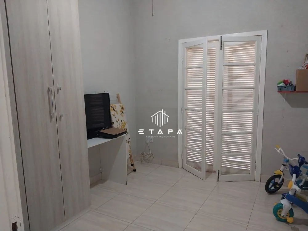 Casa, 3 quartos, 229 m² - Foto 1