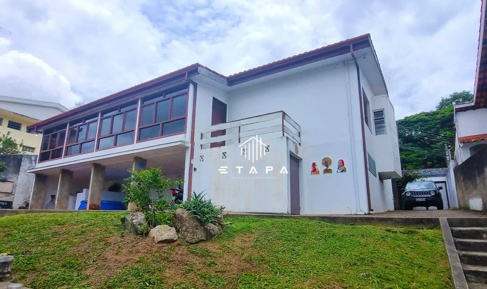 Casa, 6 quartos, 248 m² - Foto 2
