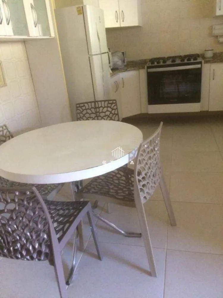 Casa, 3 quartos, 265 m² - Foto 1