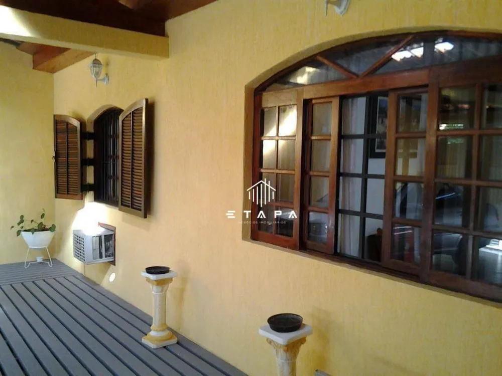 Casa, 3 quartos, 251 m² - Foto 1