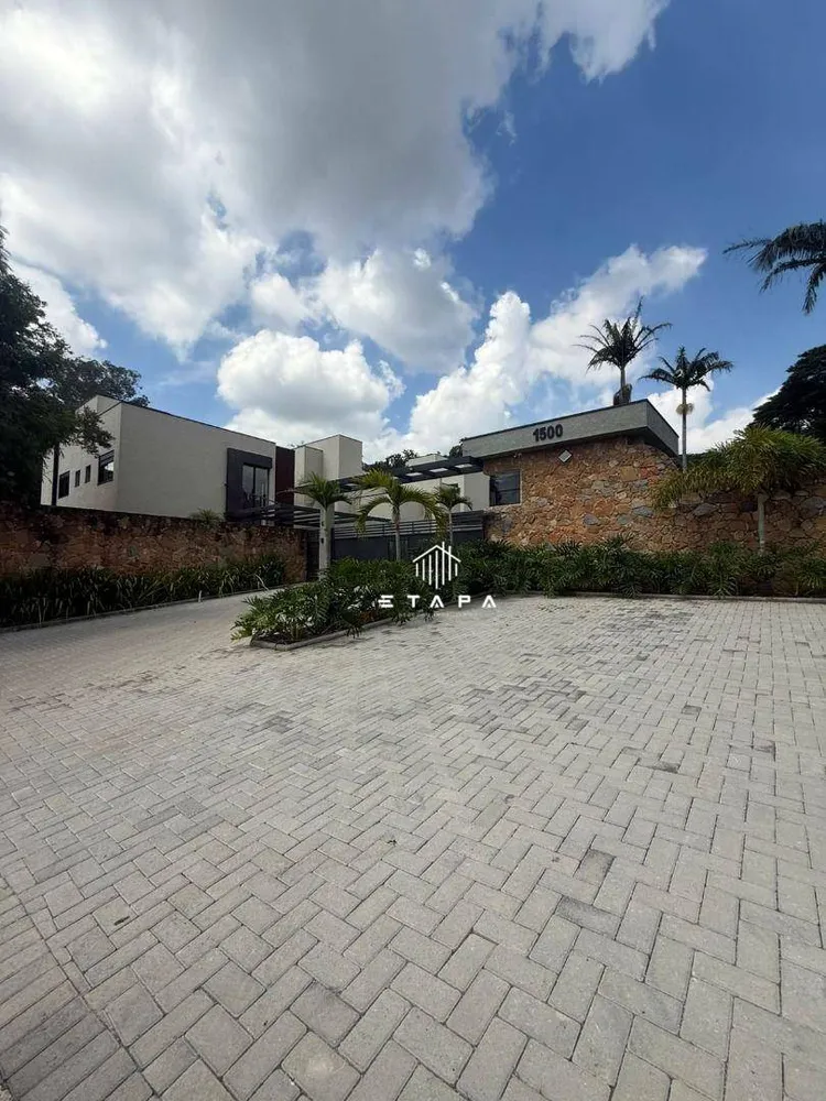 Casa, 3 quartos, 221 m² - Foto 1