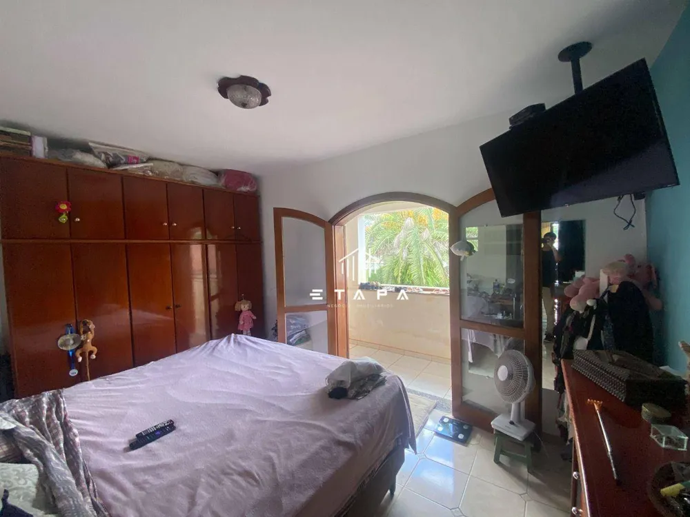 Casa, 4 quartos, 242 m² - Foto 2