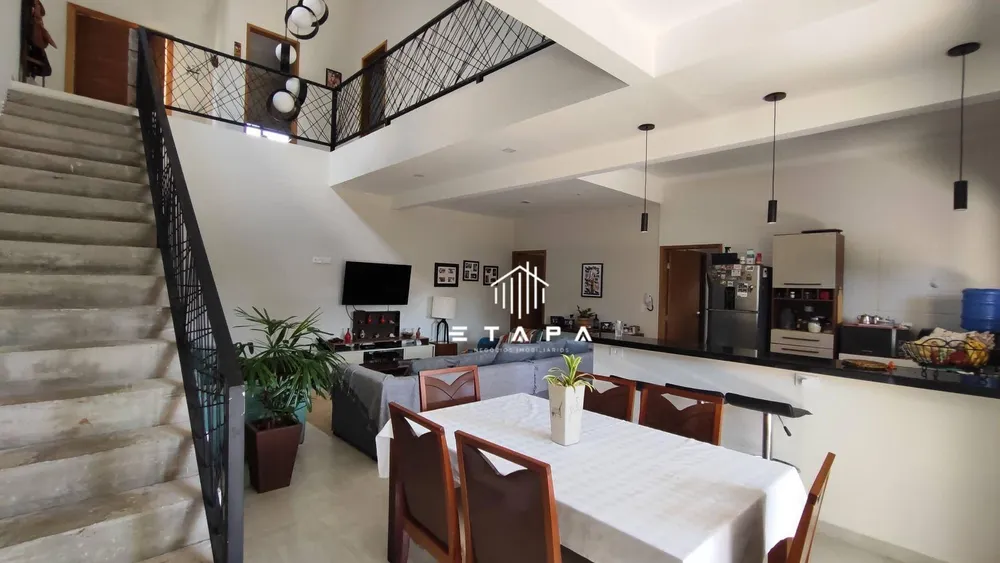 Casa, 3 quartos, 220 m² - Foto 2