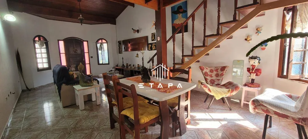 Casa, 3 quartos, 164 m² - Foto 2