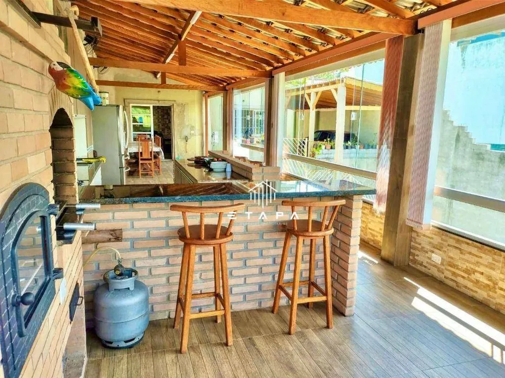 Casa, 3 quartos, 209 m² - Foto 4