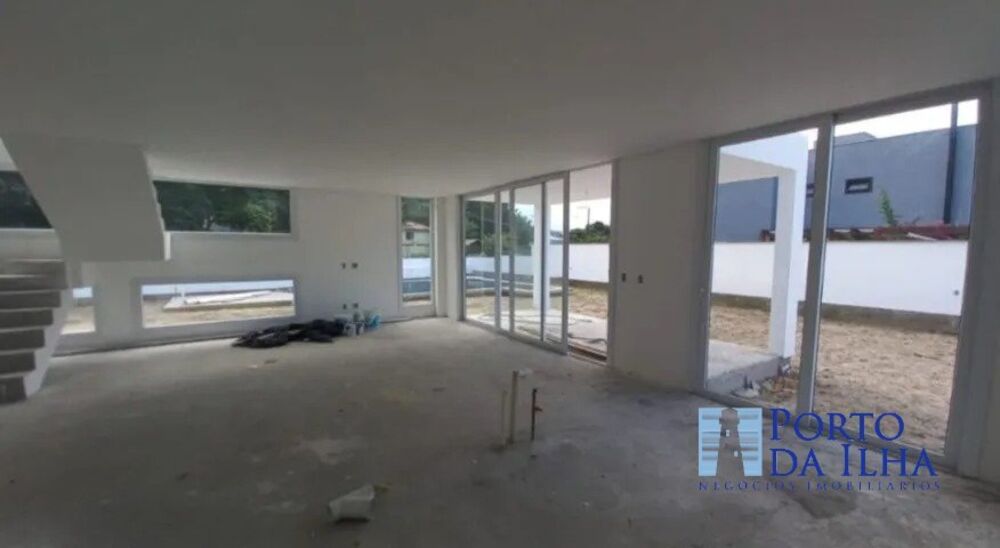 Casa de Condomínio à venda com 5 quartos, 288m² - Foto 2