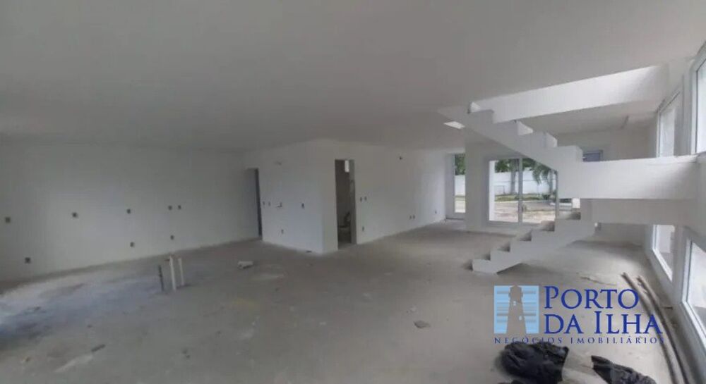 Casa de Condomínio à venda com 5 quartos, 288m² - Foto 1