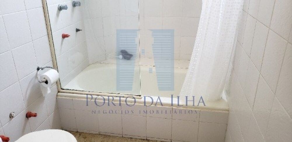 Casa à venda com 3 quartos, 201m² - Foto 1