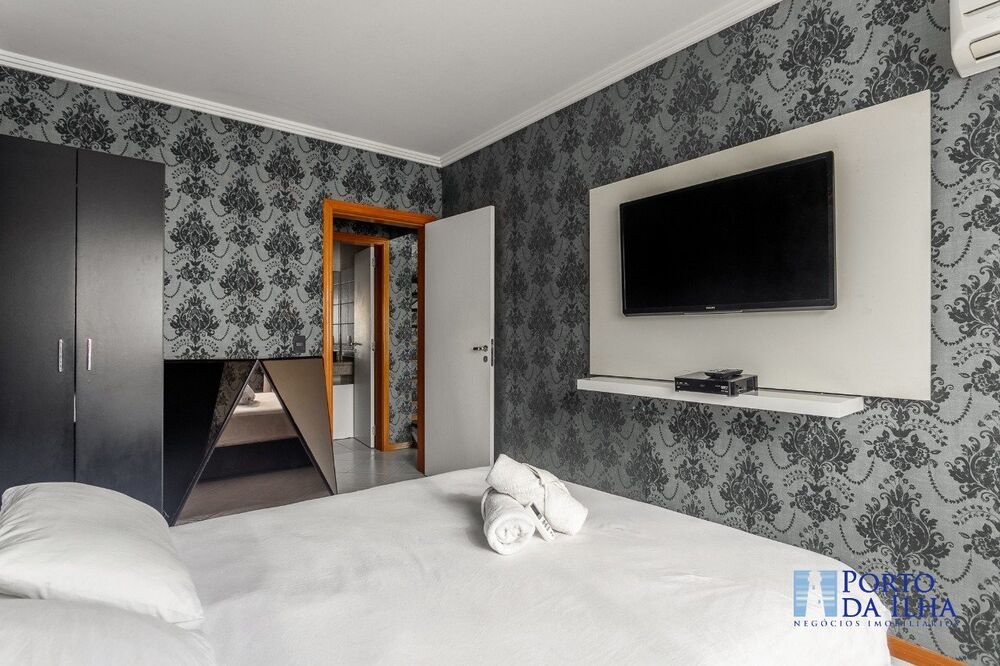 Apartamento à venda com 2 quartos, 76m² - Foto 2