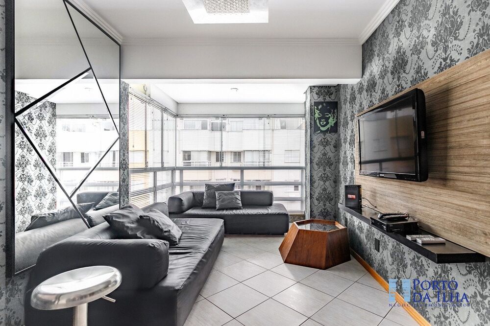 Apartamento à venda com 2 quartos, 76m² - Foto 4