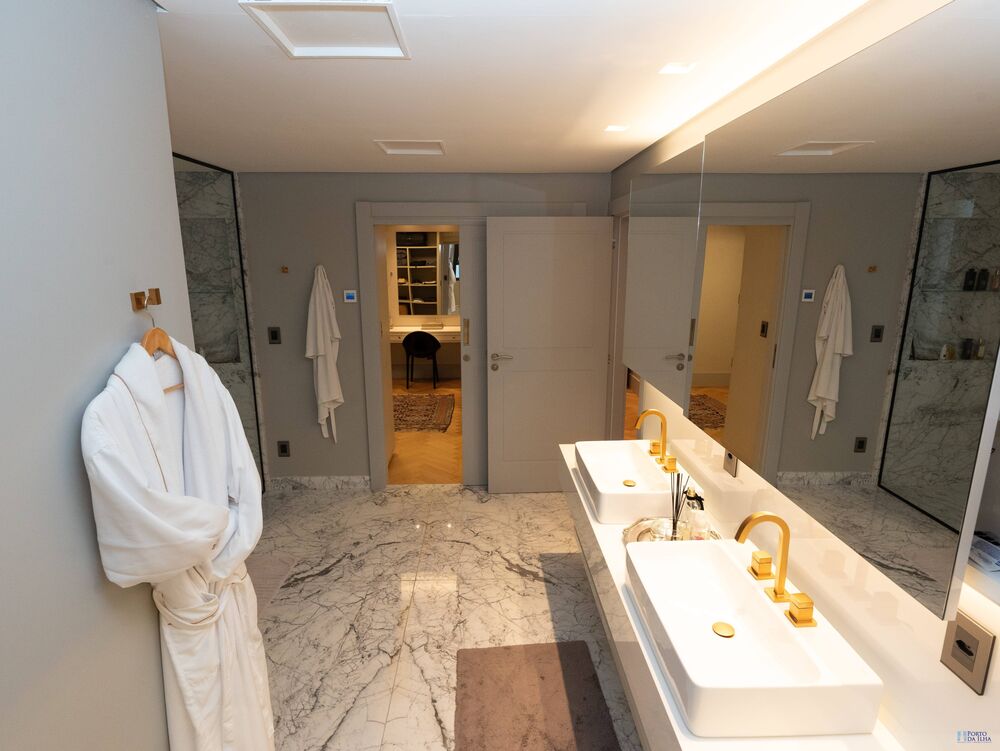 Apartamento à venda com 3 quartos, 301m² - Foto 4
