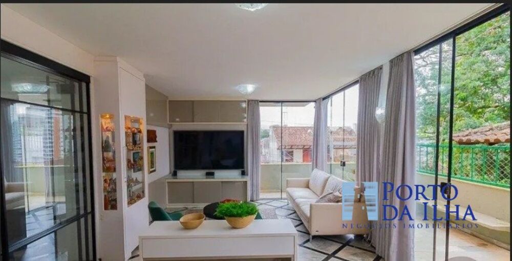 Casa à venda com 4 quartos, 184m² - Foto 1
