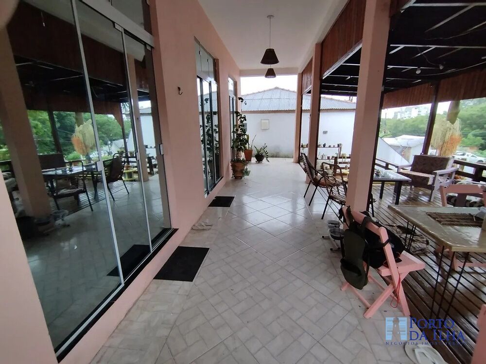 Casa à venda com 3 quartos, 130m² - Foto 2
