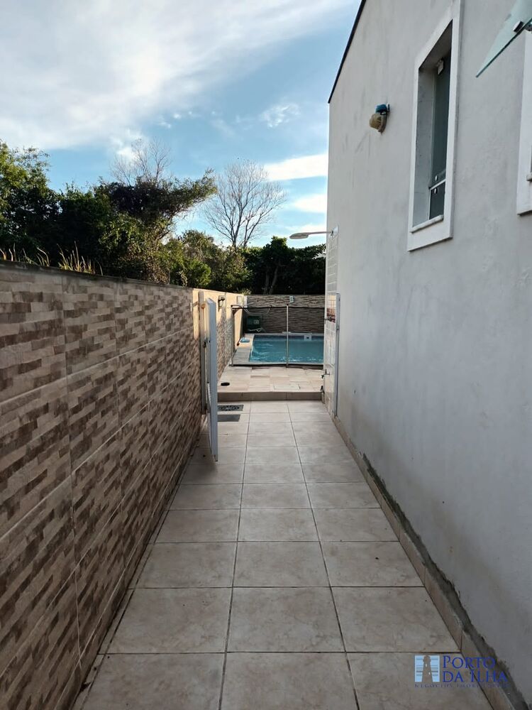 Casa, 4 quartos, 224 m² - Foto 1